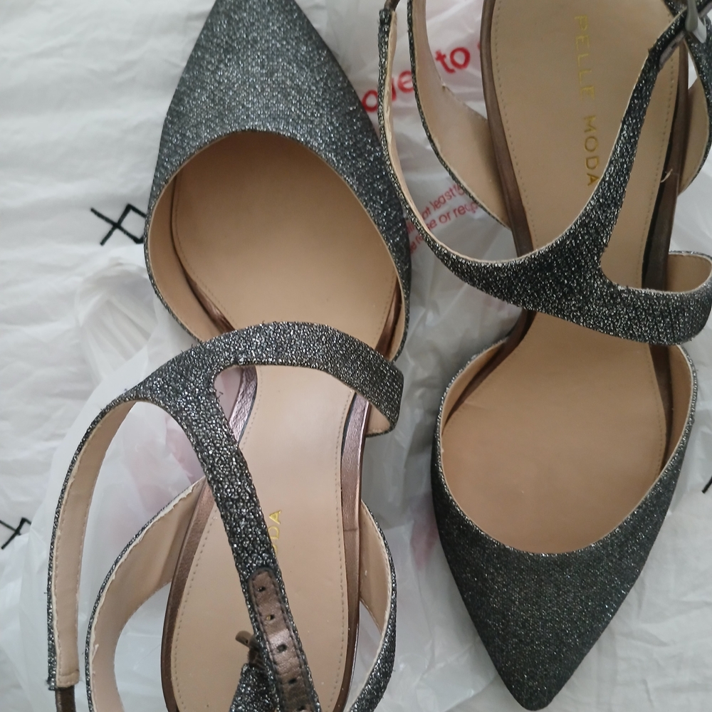 Pelle Moda Glittering Black Heels